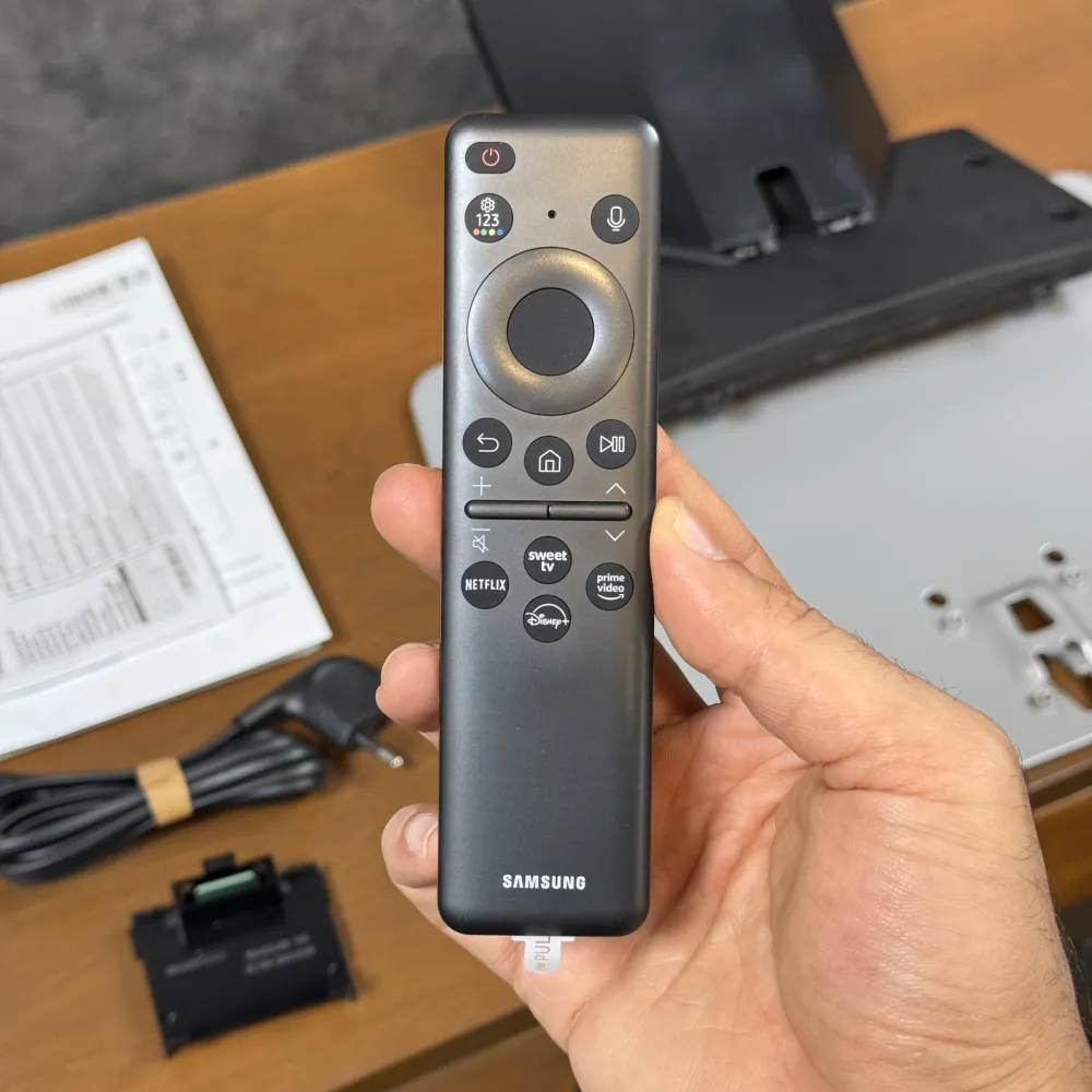 ریموت کنترل تلویزیون سامسونگ Q80D
