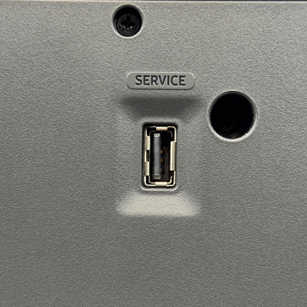 پورت USB در پشت ساندبار سامسونگ HW-Q700C