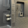 نمای نزدیک از پورت‌های ورودی و خروجی تلویزیون سامسونگ U8000F